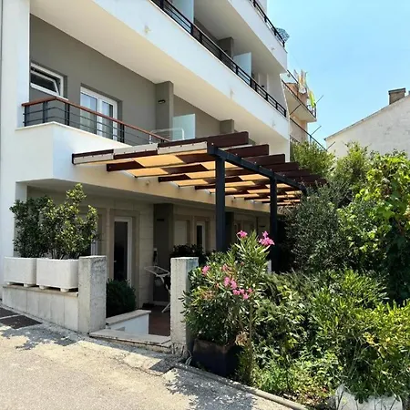 Adria شقة